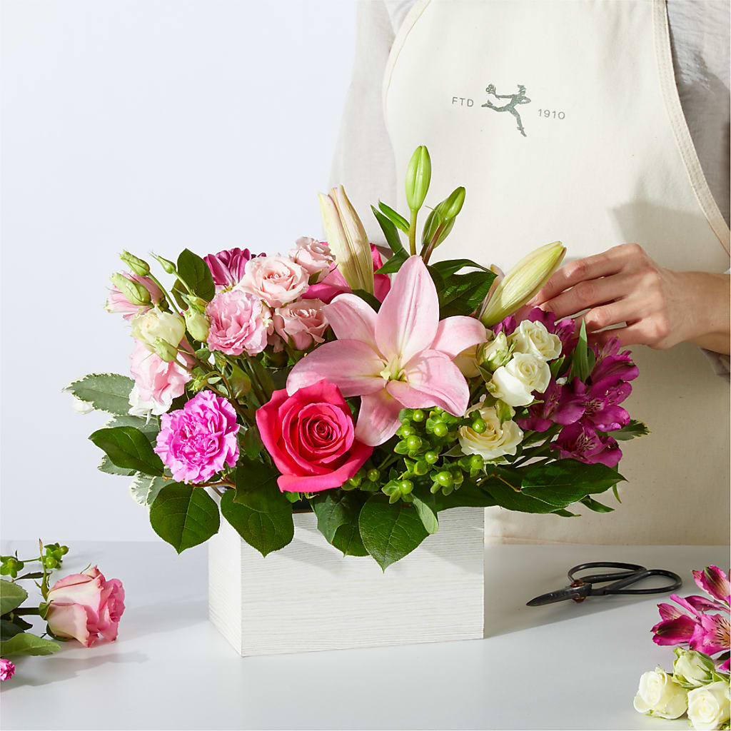 Sweetberry Box – A Florist Original – KIMBERLY'S FLORAL, Dallas PA